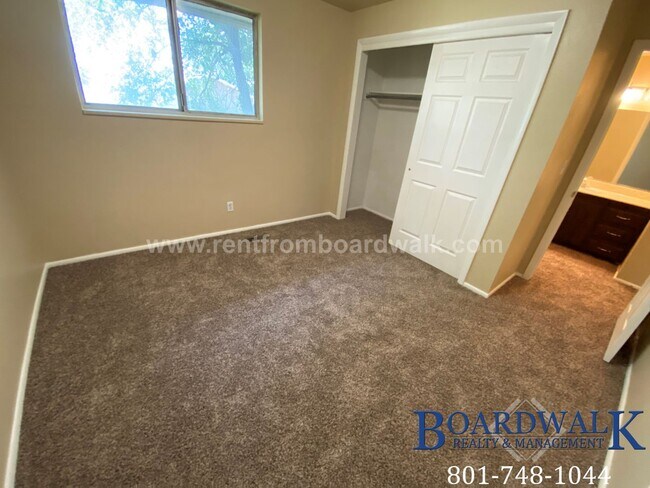 Building Photo - 661/663 N 980 W