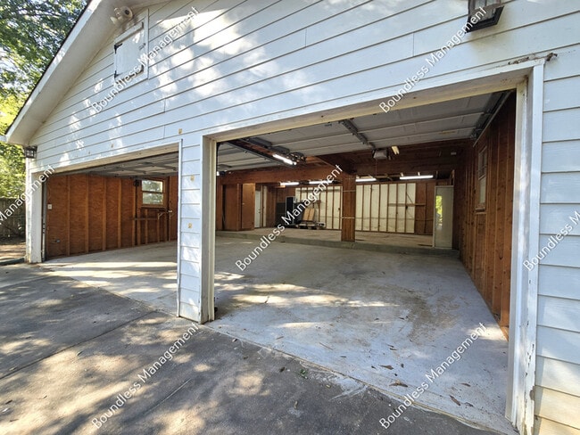 Building Photo - 1376 Normandy Dr NE