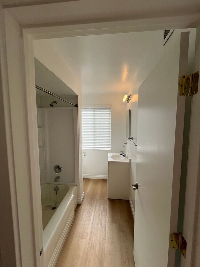 Building Photo - 1 bed/1 bath