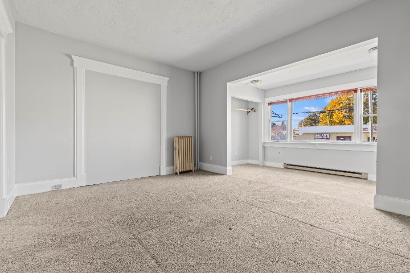 Building Photo - 912-914 Bank St