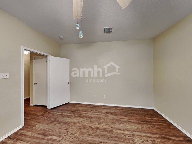 Building Photo - 126 Jennings Dr