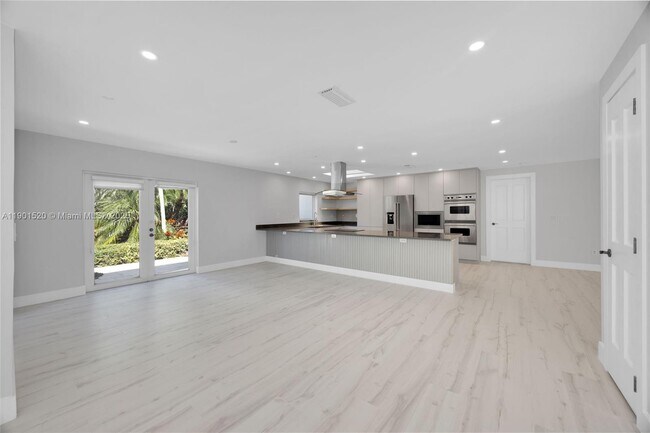 Building Photo - 8303 Old Cutler Rd
