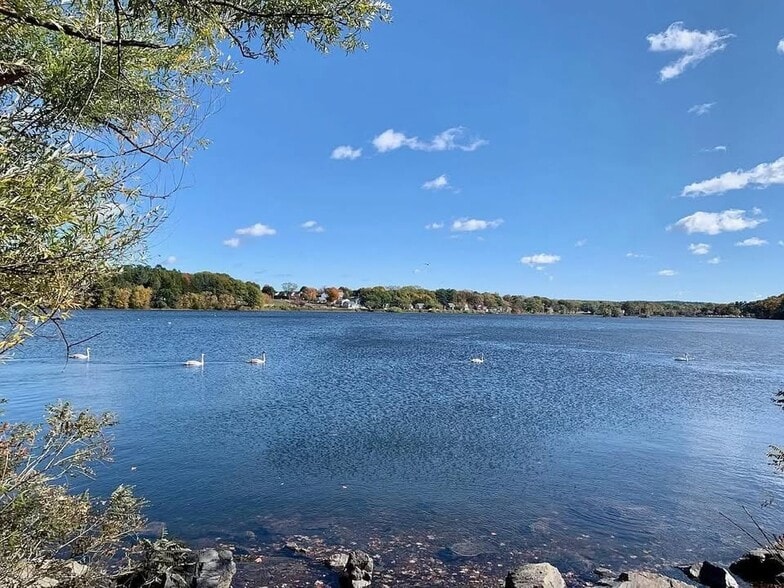 Building Photo - 5 Sheridan Cir