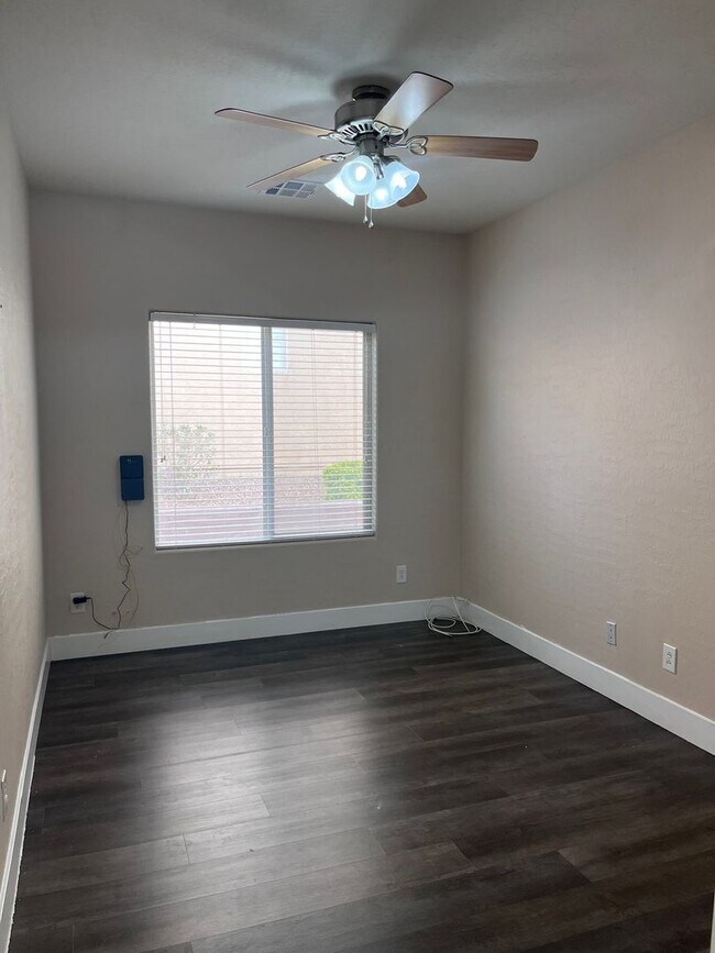 Building Photo - Wonderful 4-Bedroom Home with Loft & Den i...