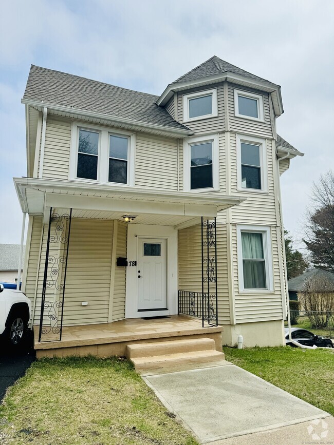 Building Photo - 78 Pine St