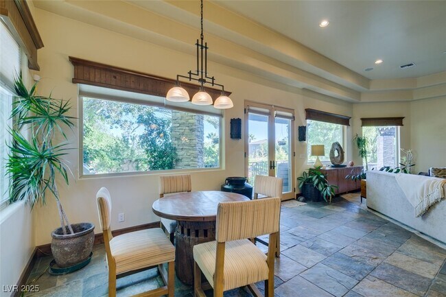 Building Photo - 549 Regents Gate Dr