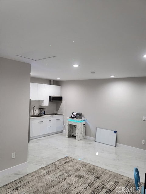 Building Photo - 9416 Yolanda Ave