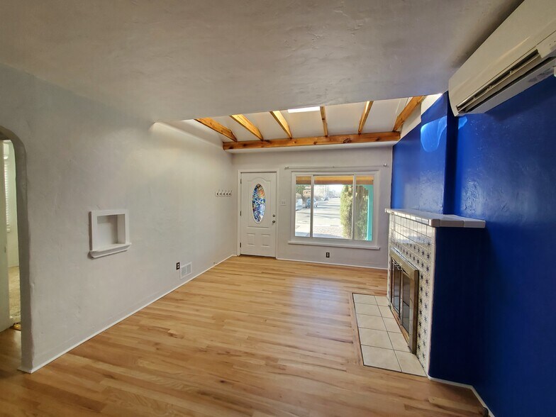 Living Room - 4500 Jupiter St NW