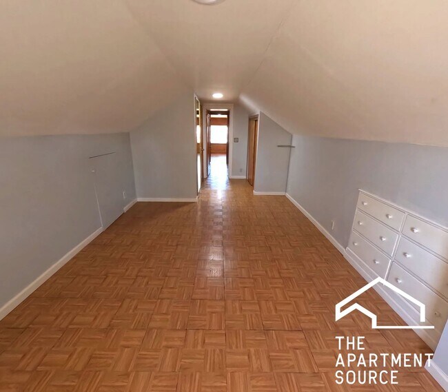 Building Photo - 3117 N Mango Ave