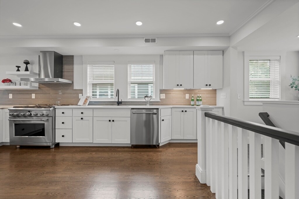 Building Photo - 62 Governor Winthrop Rd