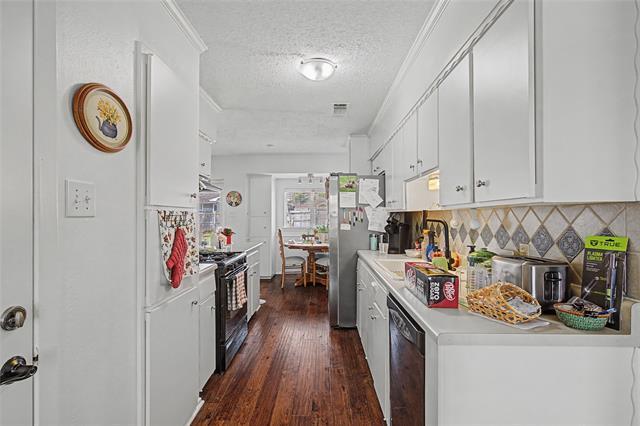 Building Photo - 2009 Charleston Dr