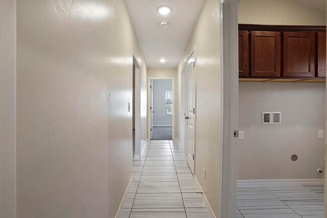 Building Photo - 14925 Tierra Haven Ave