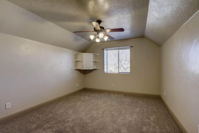 Building Photo - Beautifully Designed 5 Bedroom Home in Was...