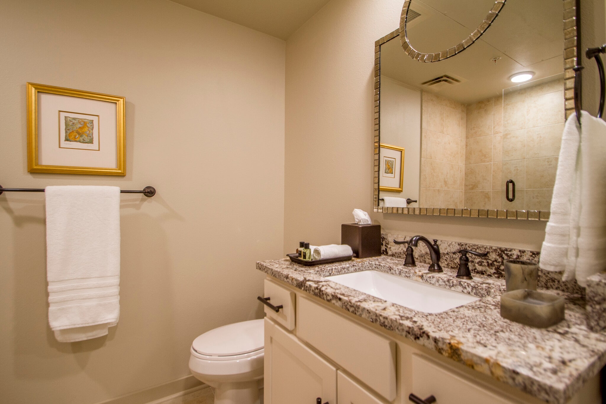 Building Photo - 221 W 2nd St