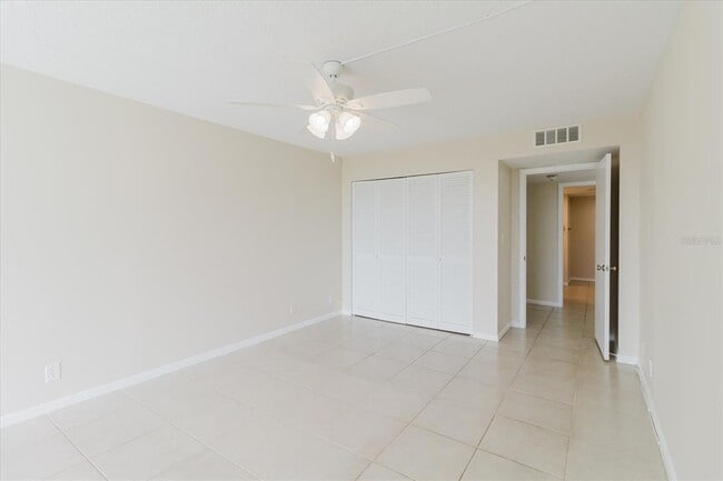 Building Photo - 100 Oakmont Ln