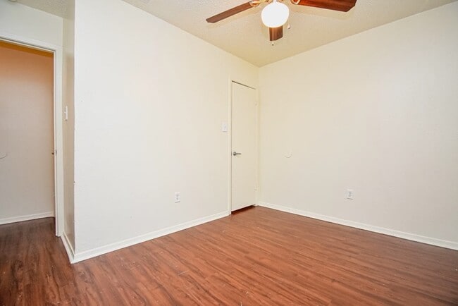 Building Photo - 100 Sunset St