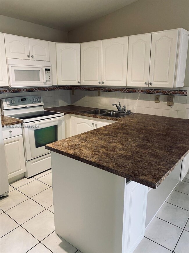 Building Photo - 7640 SW 153rd Ct