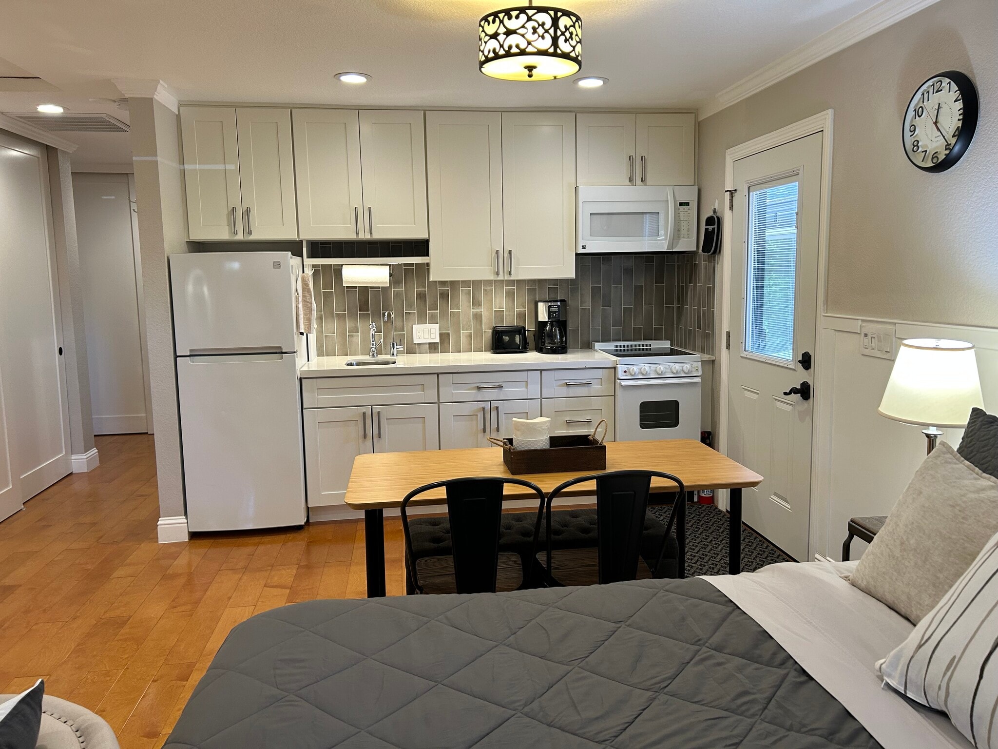 Kitchenette - 161 Grant St