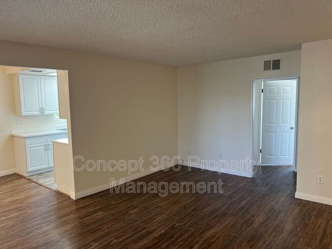 Building Photo - 4087 Farquhar Ave