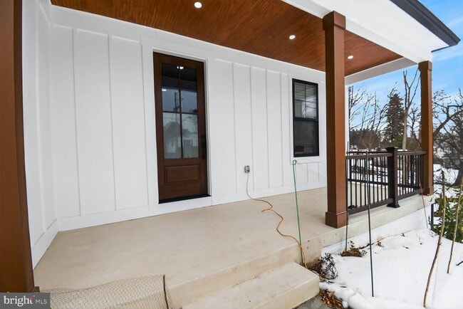 Building Photo - 13102 Ideal Dr