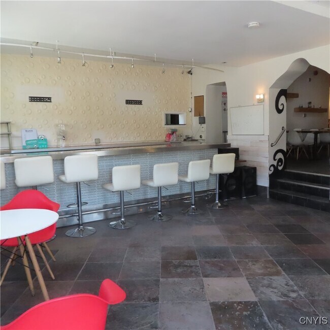 Building Photo - 600 Burnet Ave