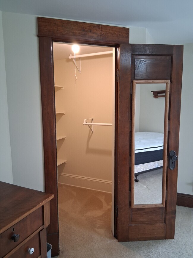 Building Photo - 322 Glenn Ave