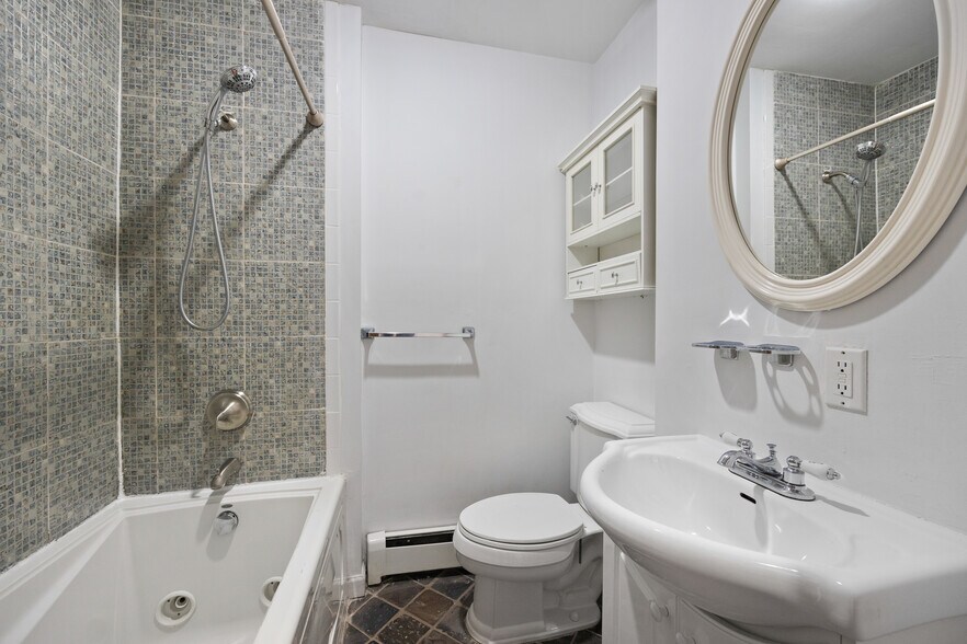 Building Photo - 118 W 136TH St