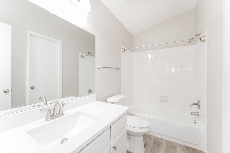 Building Photo - 8215 Radial Ct