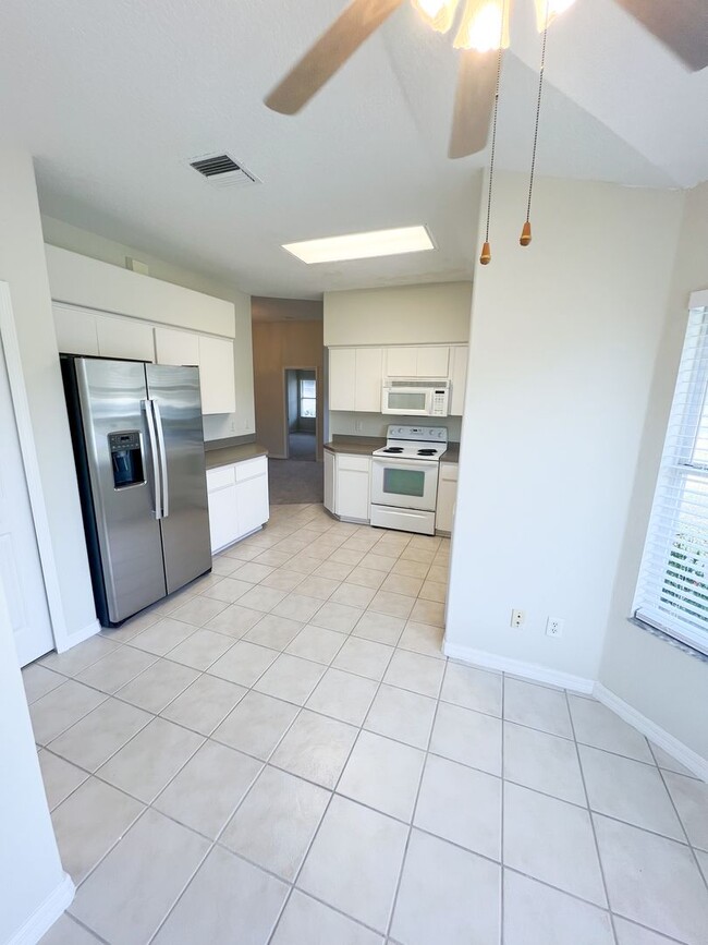 Building Photo - Lovely 2 Bedroom 2 Bathroom home in 55+ Ro...