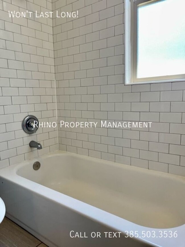 Building Photo - 576 N 400 W