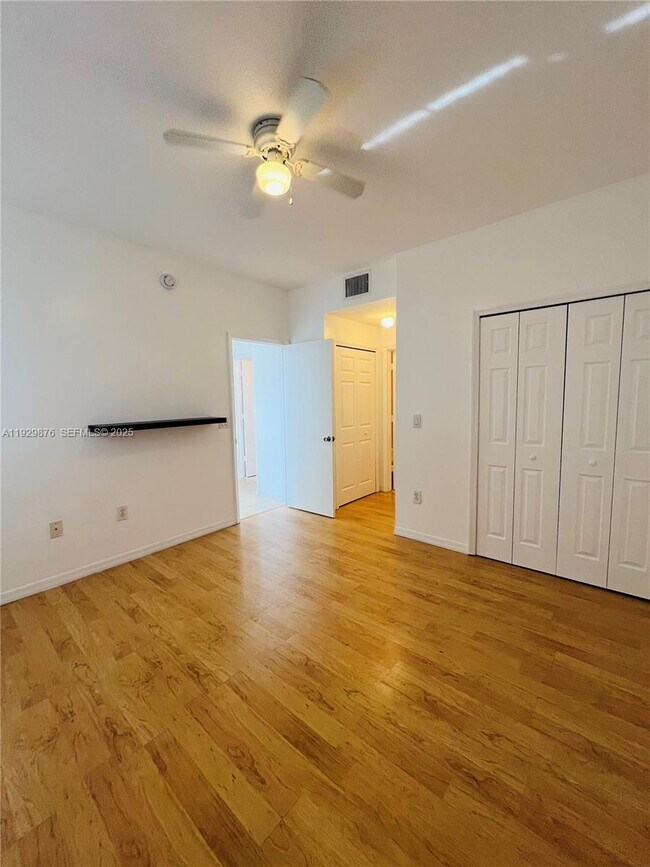 Building Photo - 6202 NW 116 Pl