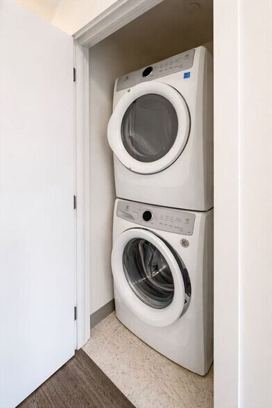 Building Photo - 20 Penniman Rd