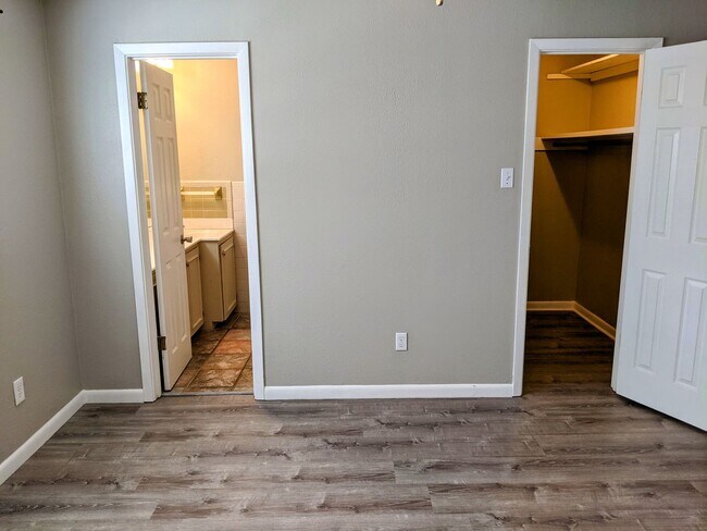 Building Photo - Central Lafayette Charmer