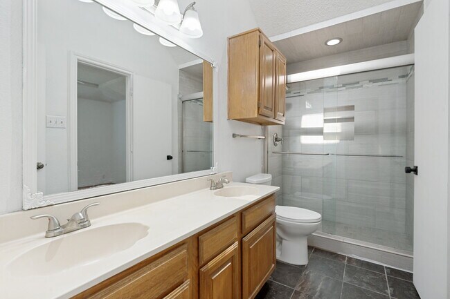 Building Photo - Charming 2BD Home in Far North Dallas