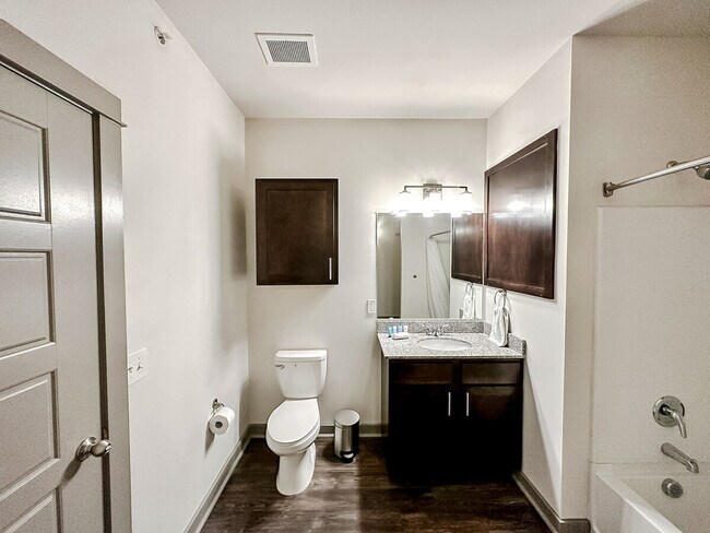 Building Photo - 111 E 4th St