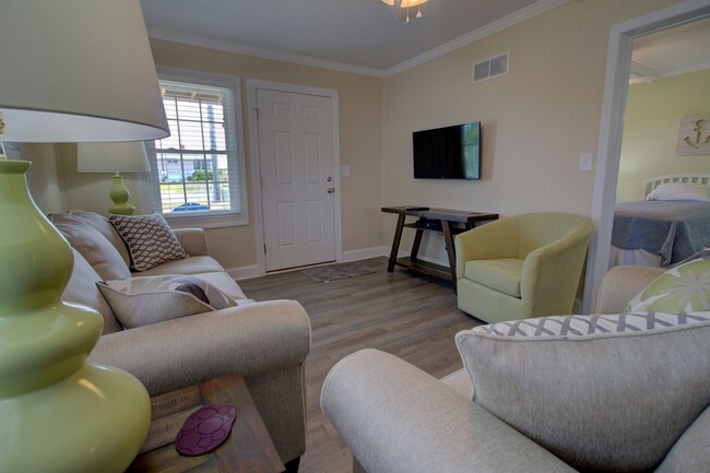 Building Photo - Year Round 2BR 1BA Unit On Topsail Island