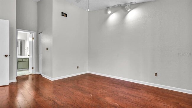 Building Photo - 1746 Castle Rock Rd