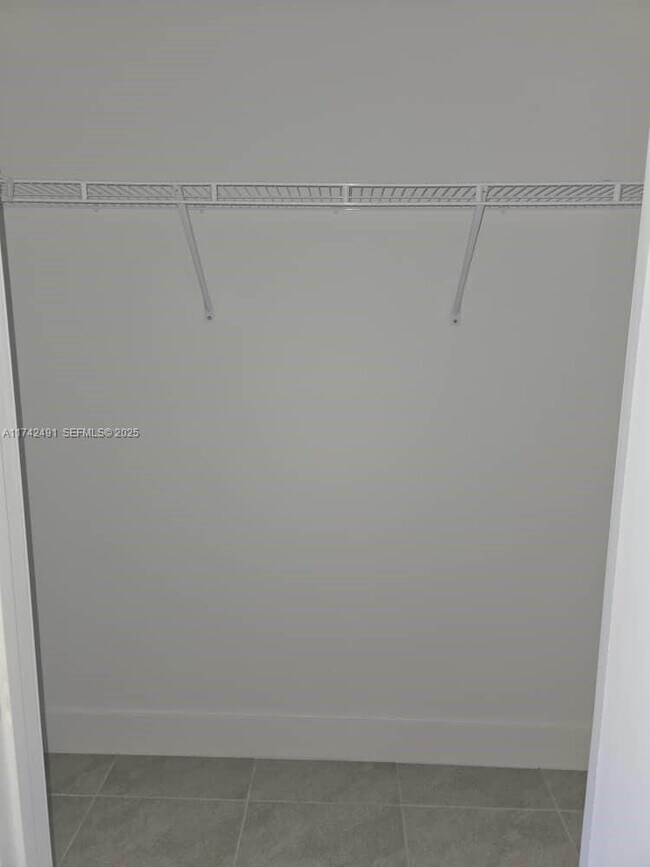 Building Photo - 5105 Panella Ave