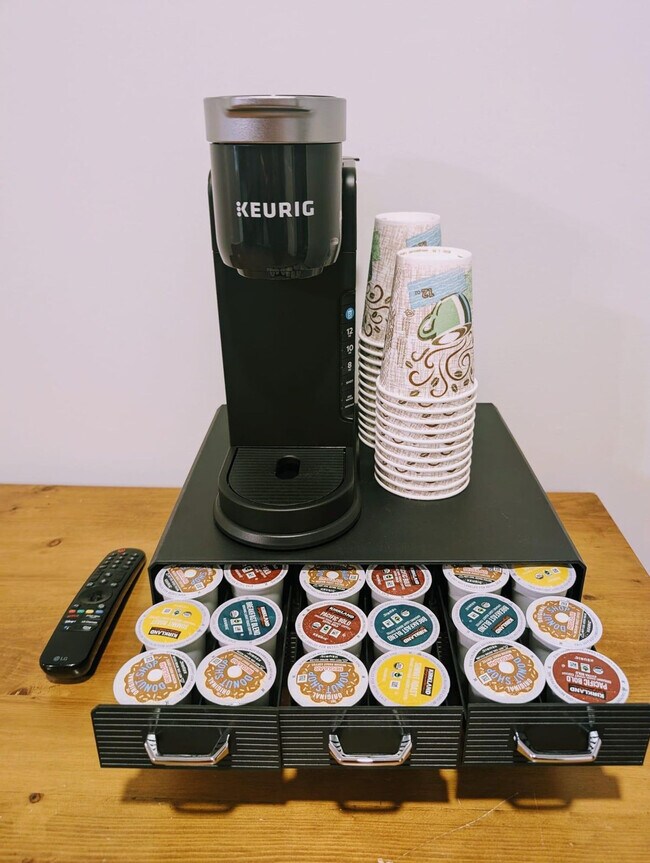 Building Photo - 469 Holt Rd NE