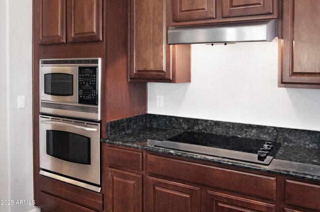 Building Photo - 9010 W Eagle Talon Dr