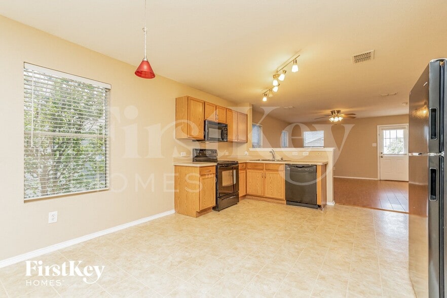 Building Photo - 2015 Angel Way