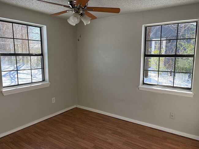 Building Photo - 1816 Lariet Ln