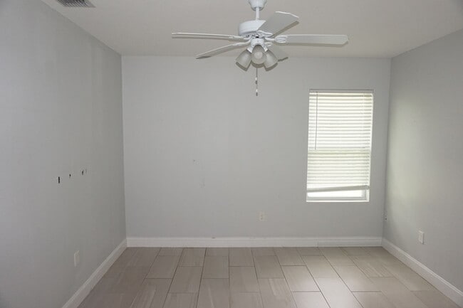 Building Photo - Spacious Duplex 3/2 Newly Built and Centra...