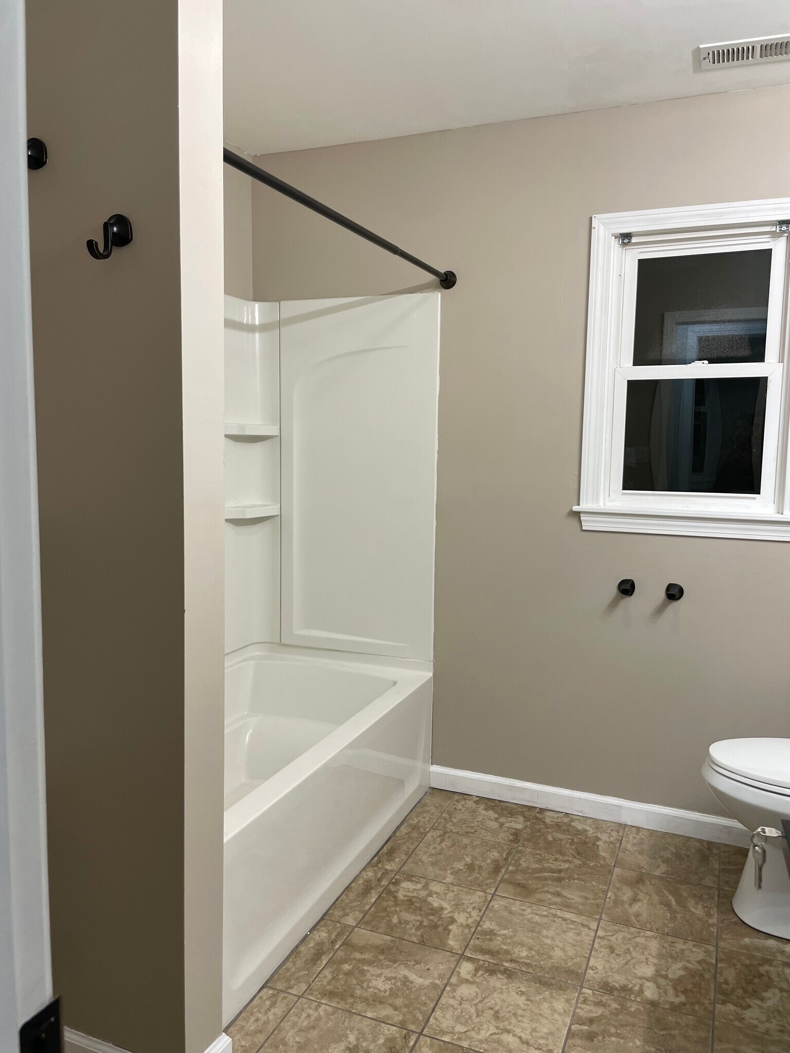 Building Photo - 7 Donna Ave