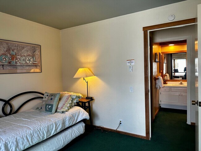 Building Photo - Stunning 3-Bedroom + Loft, 2.5-Bathroom Retreat in Snowcreek – $8,000/Month + Utilities