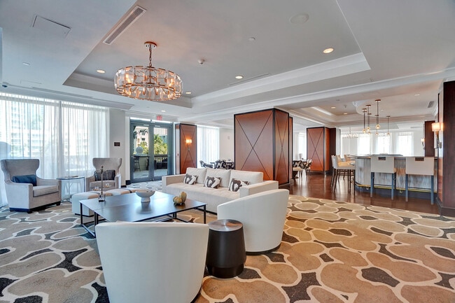 Building Photo - 610 W Las Olas Blvd