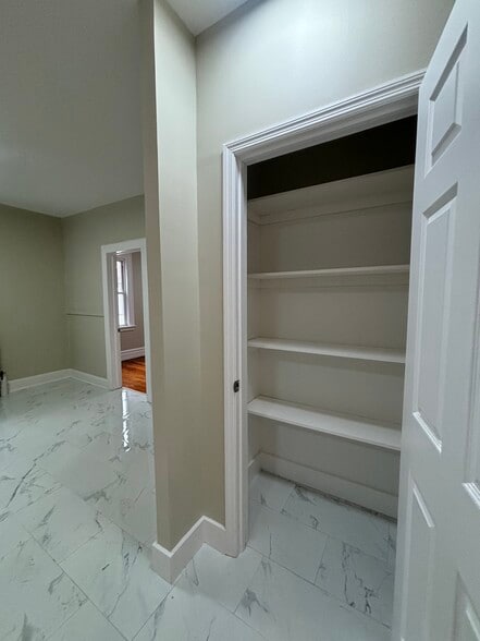 262 Ellis Ave 1 - 263 Ellis Ave