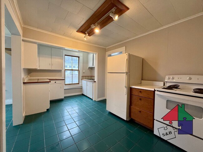 Building Photo - 4 Cogswell St