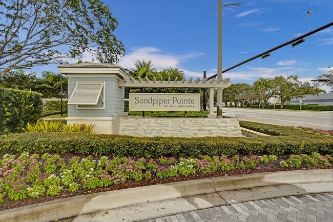 Building Photo - 585 Sanderling Cir
