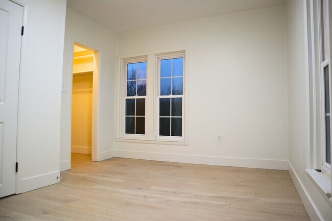 Building Photo - 5621 4 Mile Rd NE